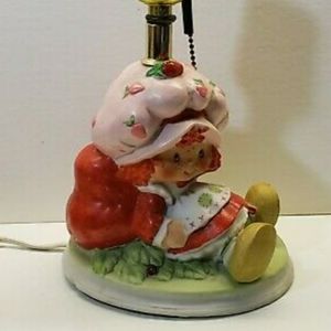 1981 strawberry shortcake lamp